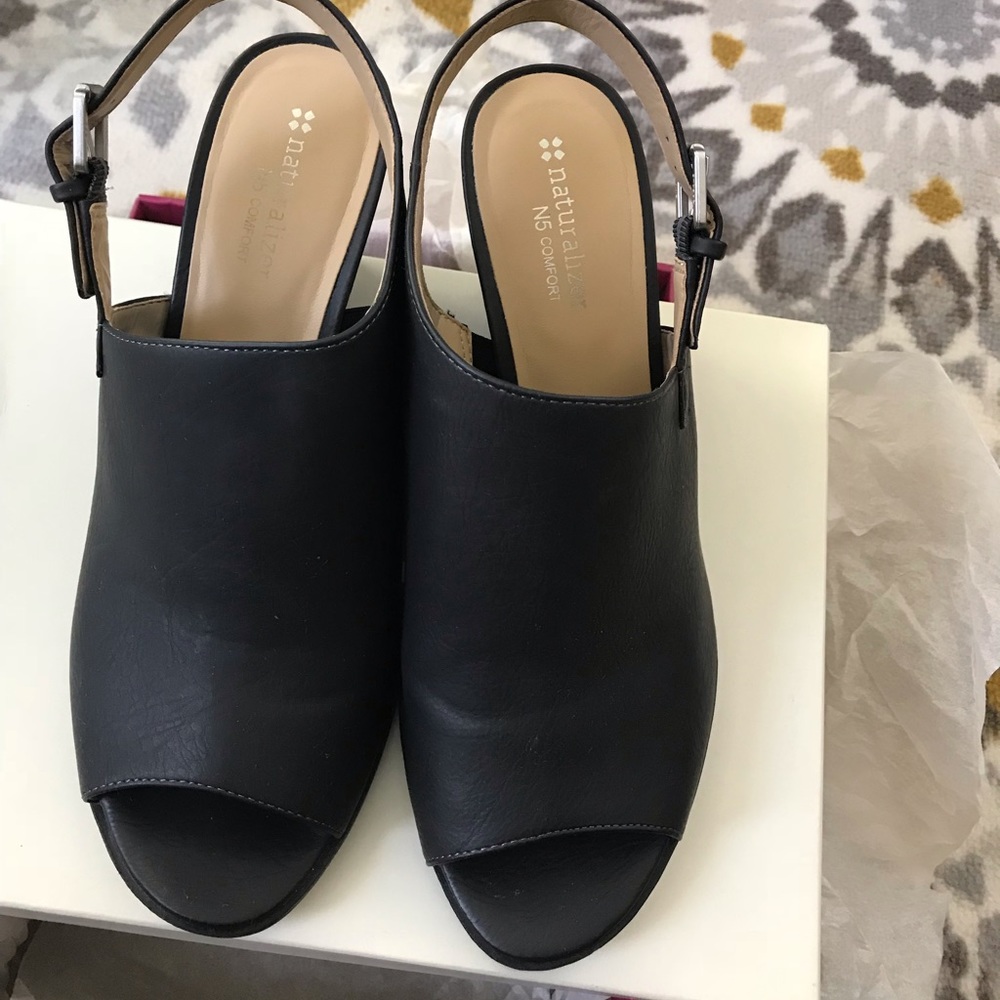 Naturalizer Black open toes heels